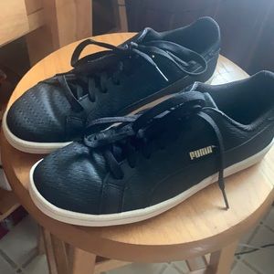Black size 6.5 puma sneakers! Great condition!